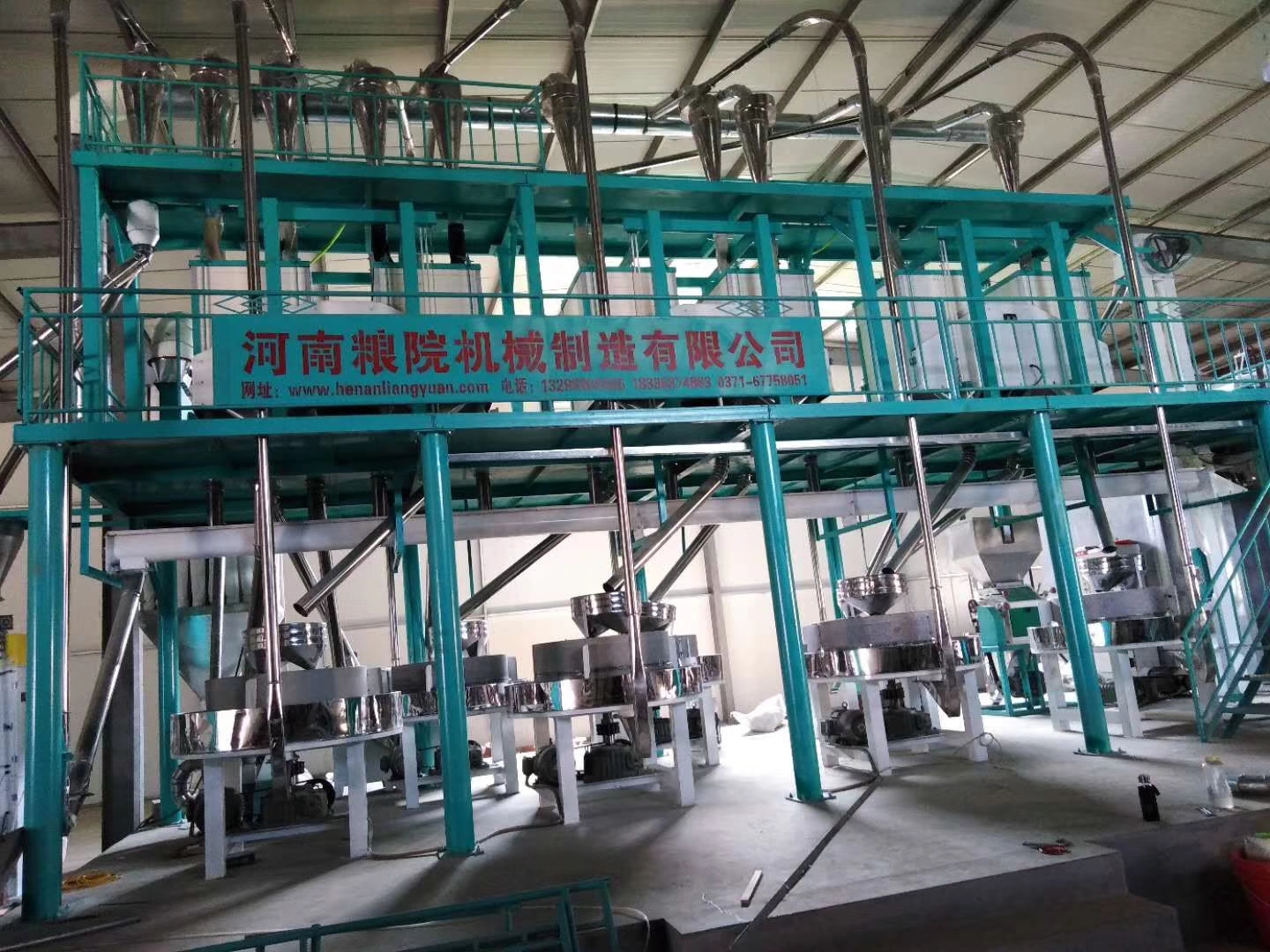 河南商丘8组石磨面粉机客户现场图 河南商丘8组石磨面粉机客户现场图